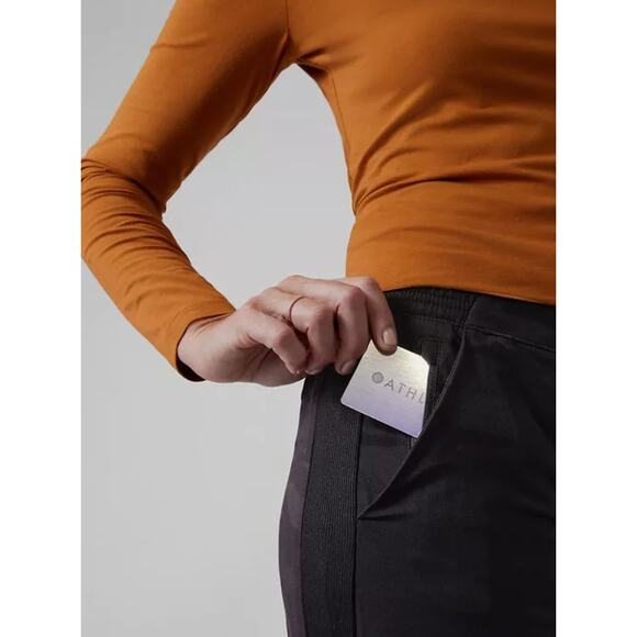 ATHLETA Lined Jogger in Black Camo, 985549 Size 0 - Picture 4 of 12